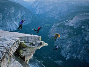 base-jumping-yosemite_35060_990x742